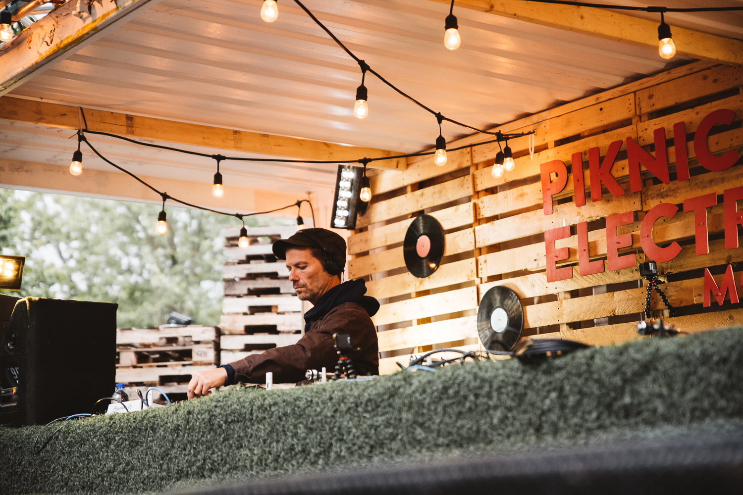 Du beau monde sur le party à l'avant-dernier Piknic Électronik! (PHOTOS)