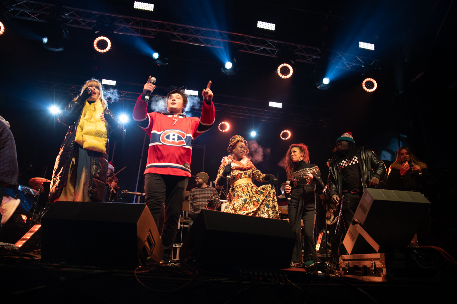 Neige Feux D Artifices Et Bonne Musique Au Party Du Nouvel An De