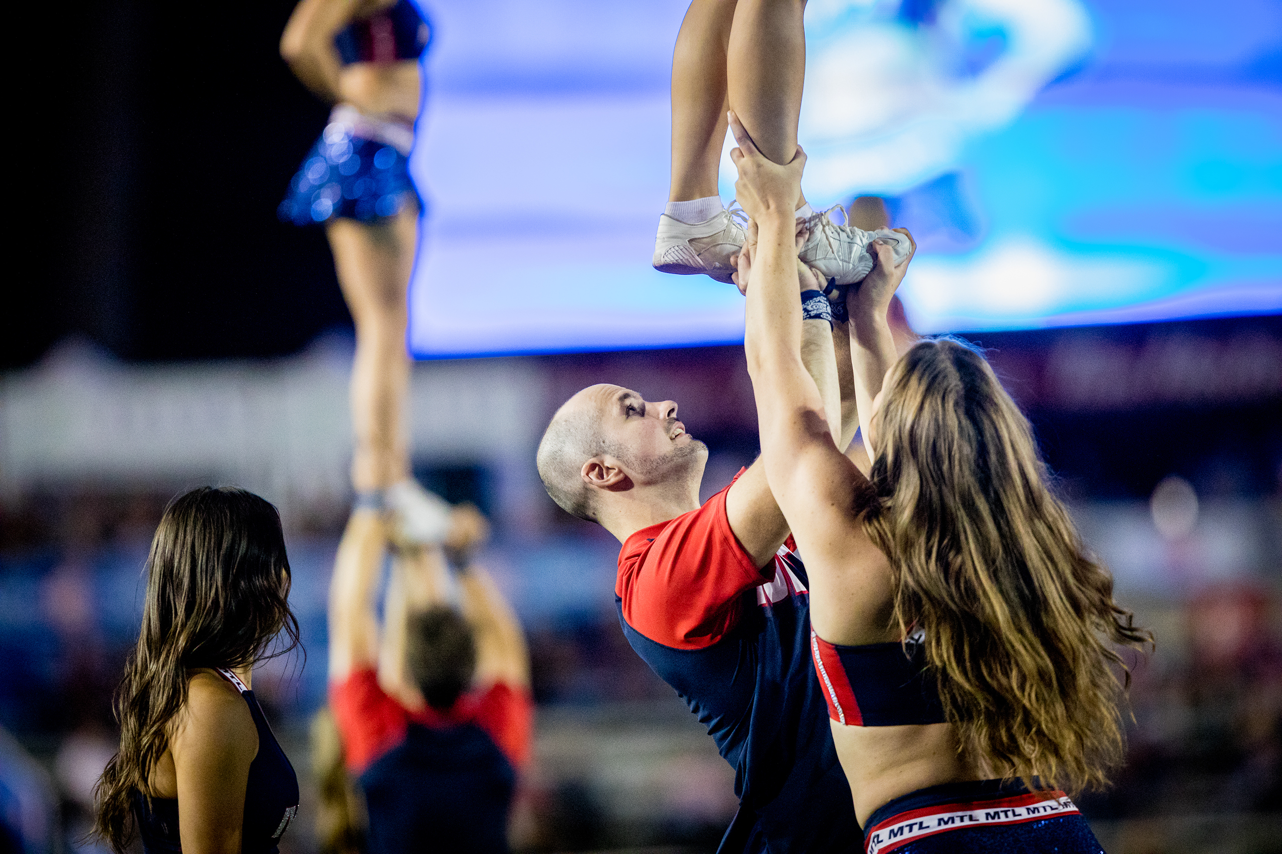 Les Alouettes de Montréal recherchent des pom pom boys !