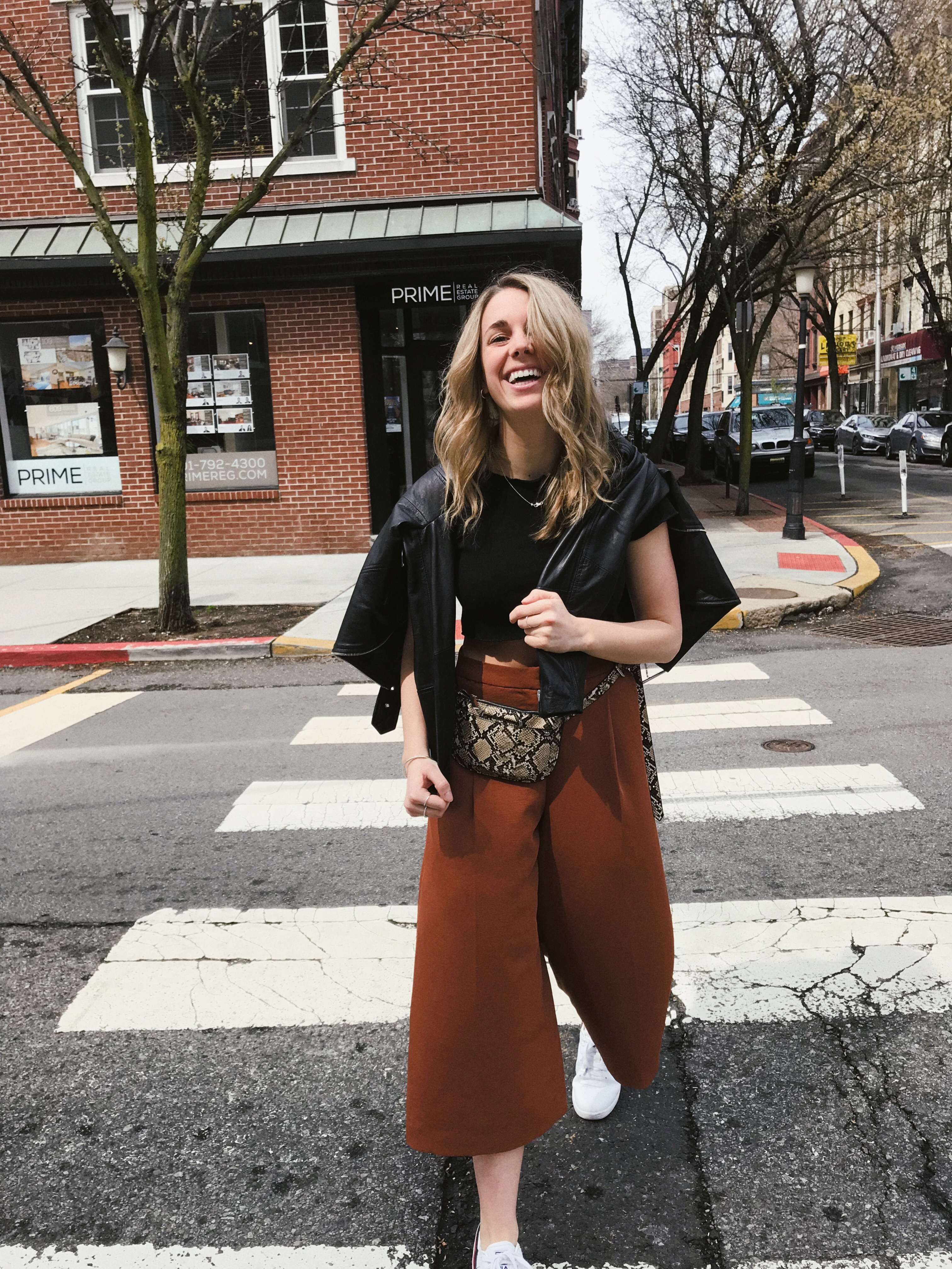 Jessika d'Occupation Double Grèce lance sa ligne de sous-vêtements