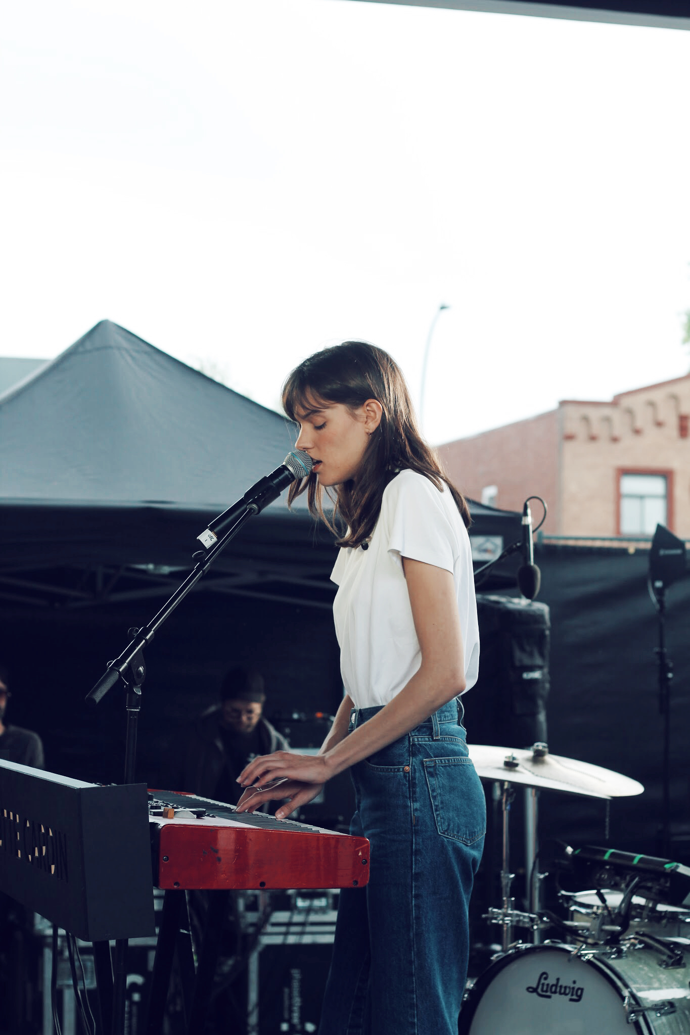 Charlotte Cardin en concert privé dans le lave-auto de MURAL par Joshua Vides (PHOTOS)