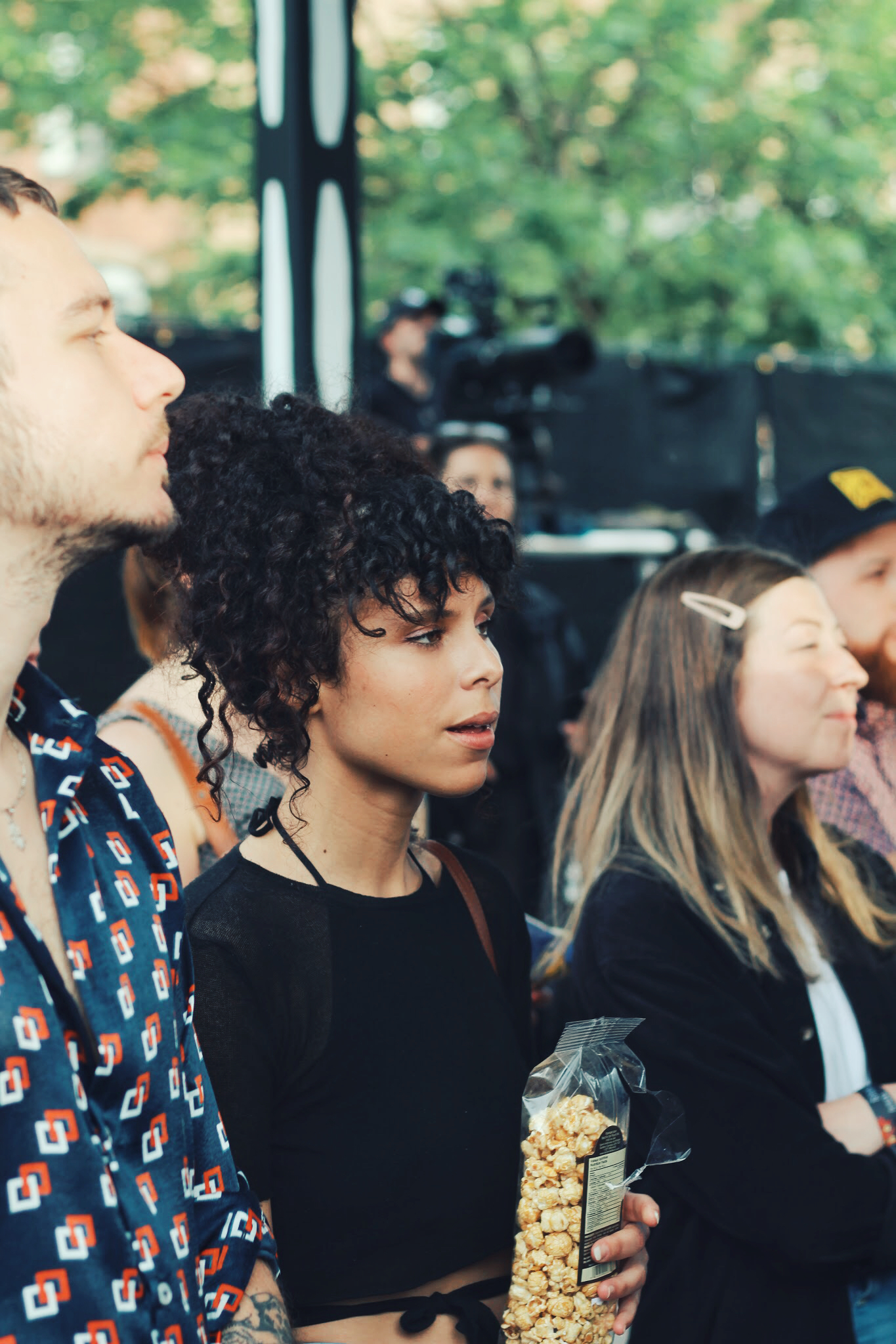Charlotte Cardin en concert privé dans le lave-auto de MURAL par Joshua Vides (PHOTOS)