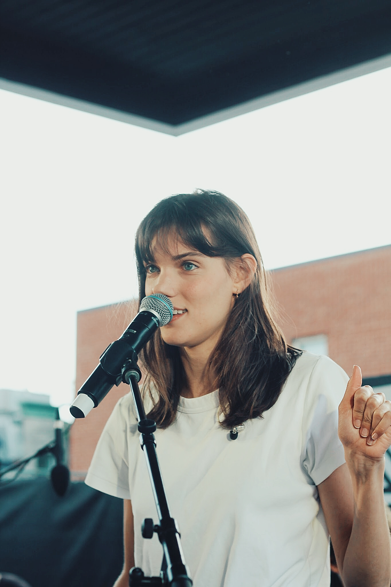 Charlotte Cardin en concert privé dans le lave-auto de MURAL par Joshua Vides (PHOTOS)