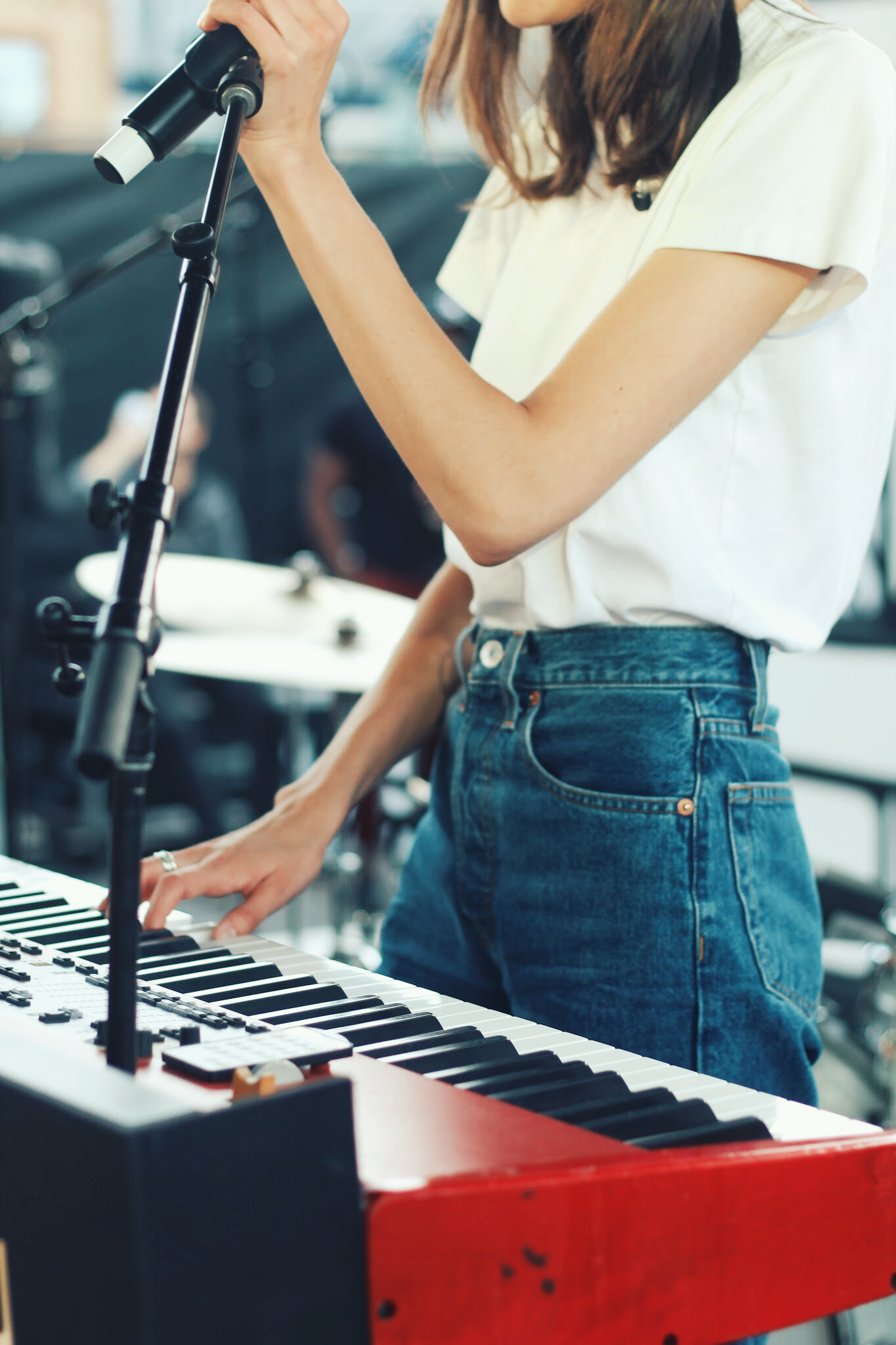 Charlotte Cardin en concert privé dans le lave-auto de MURAL par Joshua Vides (PHOTOS)