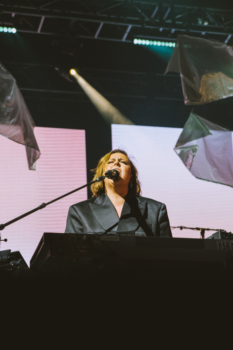 Les Francos sont lancées: Le Néo-soul-disco-pop-électro funky show d'Ariane Moffatt en photos