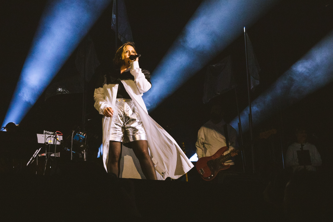 Les Francos sont lancées: Le Néo-soul-disco-pop-électro funky show d'Ariane Moffatt en photos
