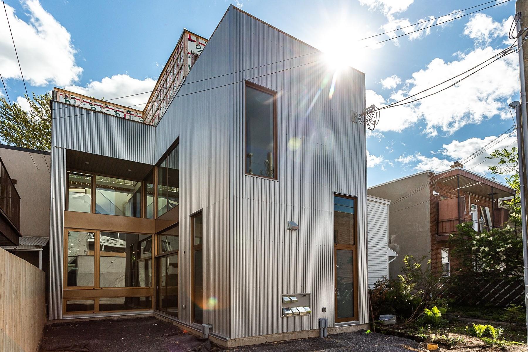 Un condo incroyablement épuré et minimaliste à vendre dans Villeray pour 750 000$!