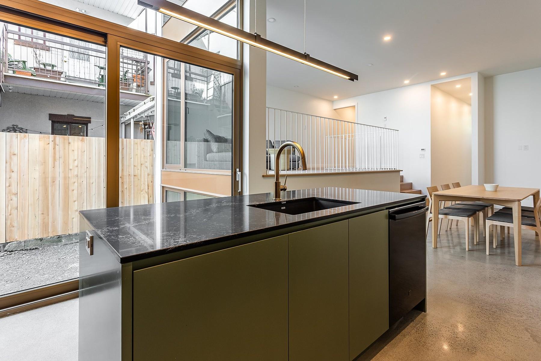 Un condo incroyablement épuré et minimaliste à vendre dans Villeray pour 750 000$!