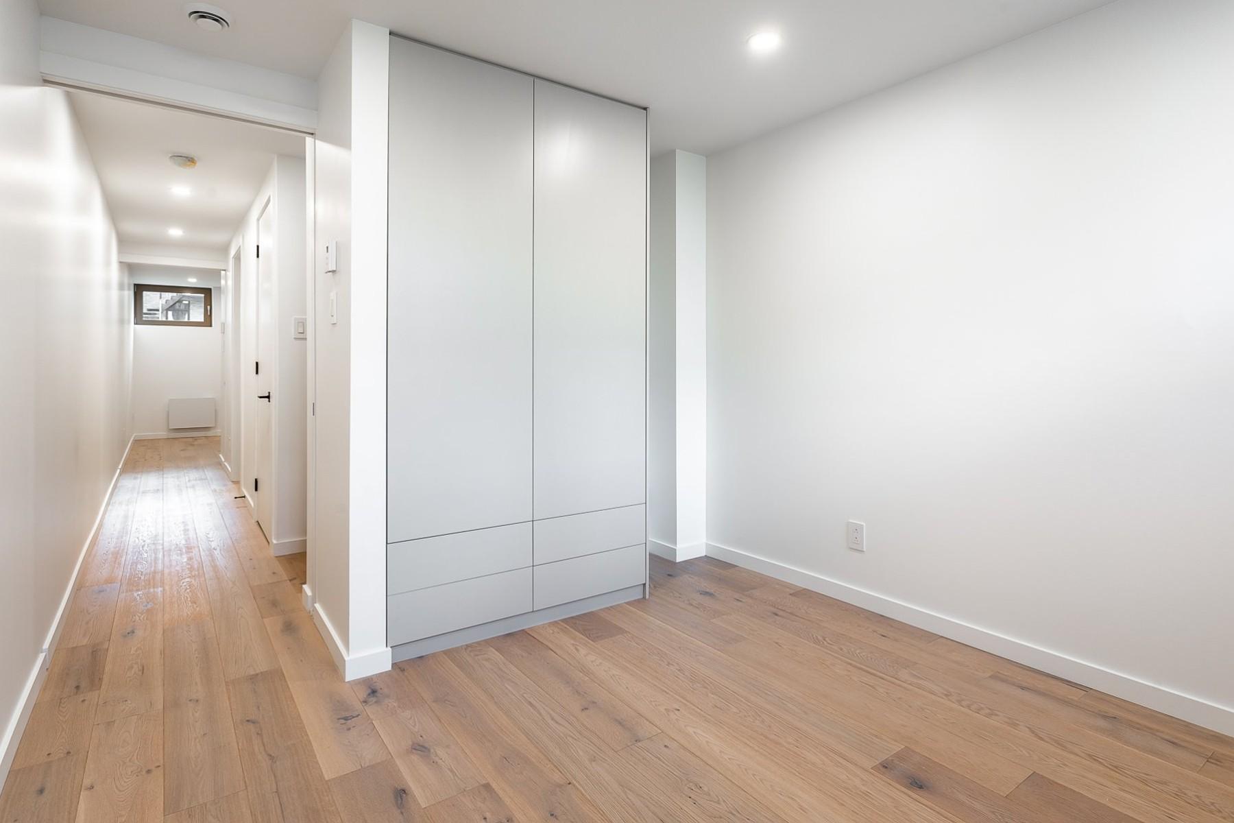 Un condo incroyablement épuré et minimaliste à vendre dans Villeray pour 750 000$!