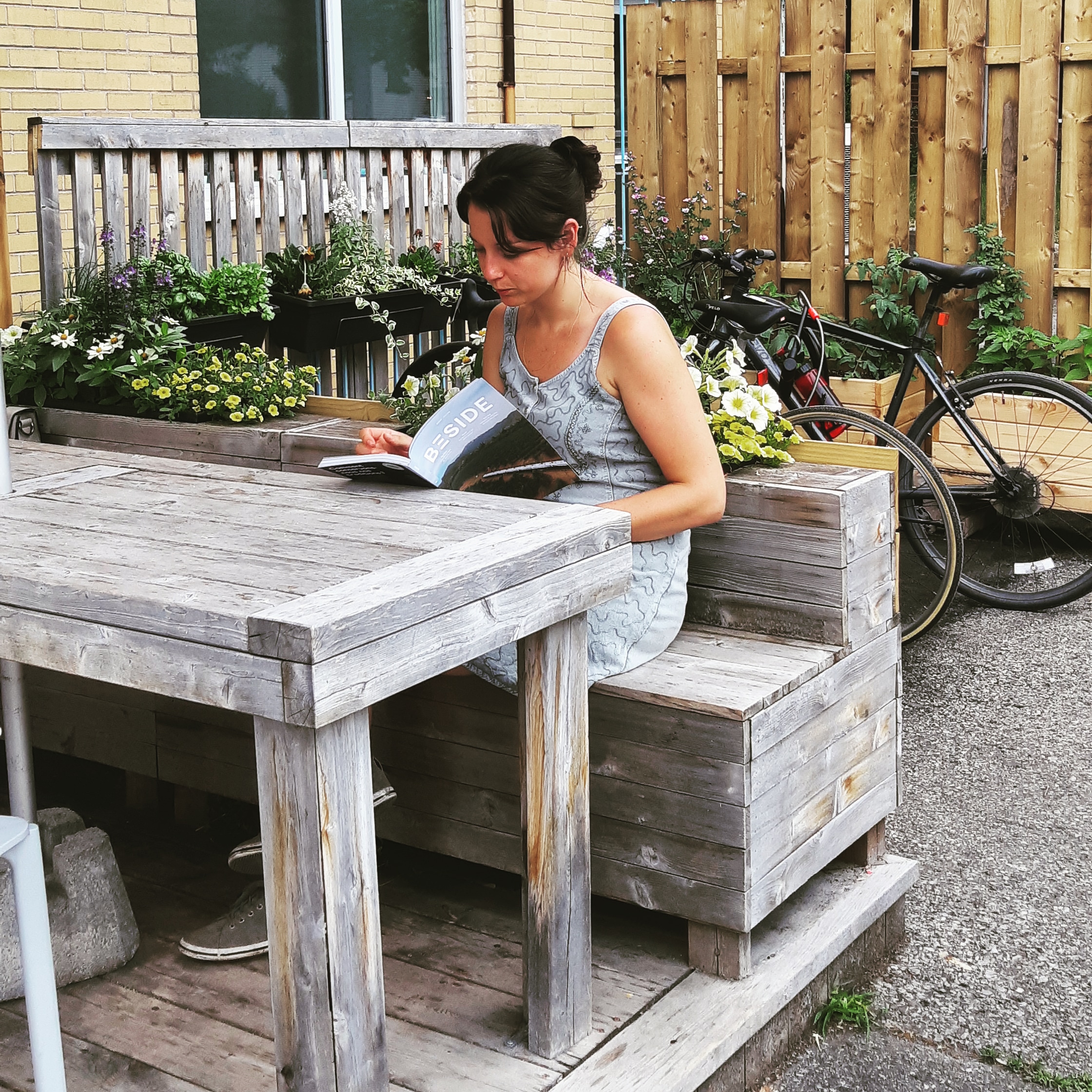 Le Brûloir est le nouveau café d'Ahunstic avec une super terrasse qu'il faut visiter!