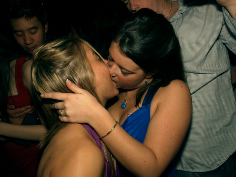 Fluid New Year @ Club Soda (Party Nouvel An)