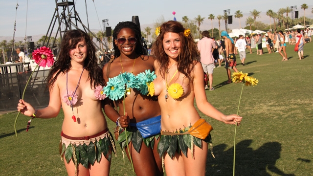 Coachella Desert Stylin&#039;: les styles éclatés du festival californien le plus chaud!