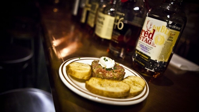 Gaspar: nouvelle taverne au charme classique dans le Vieux-Port