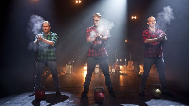 Breaking up is hard to do for Undermän's trio of Swedish acrobats