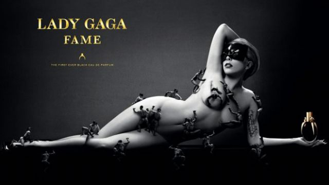 Lady Gaga lance son parfum et l&#039;affiche montre euh... des petits bonhommes qui lui cachent les seins