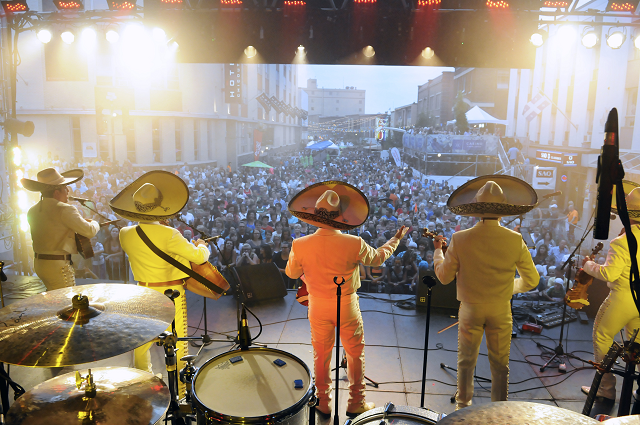 Chicoutimi «goes international» pour le Festival des Rythmes du Monde présenté par Loto-Québec!