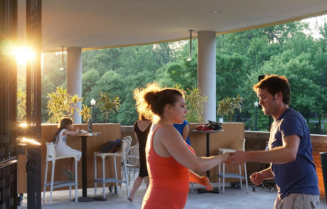 Danser à la belle étoile pour bien finir l'été!