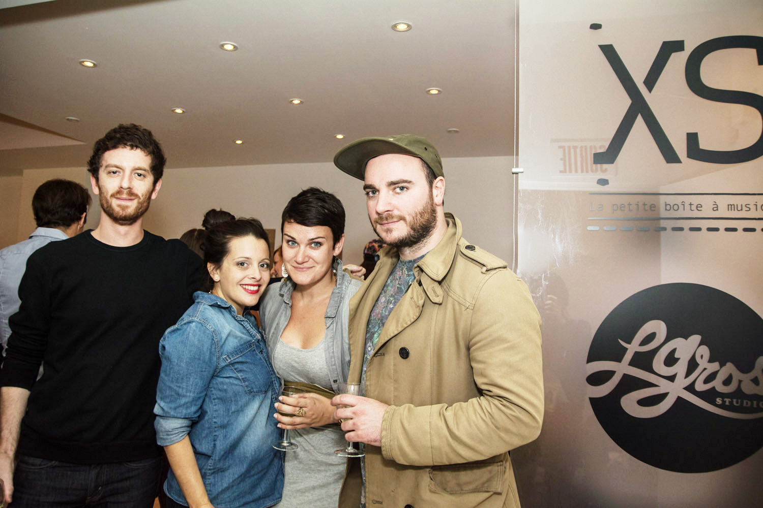 XS & LGROS openhouse party avec des hot-dogs fancy et une ambiance cosy