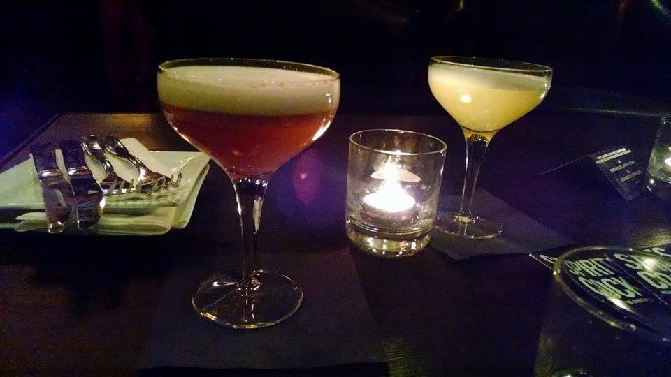 Le SPIRITHOUSE: un restaurant et bar à tapas branché aux cocktails goûteux