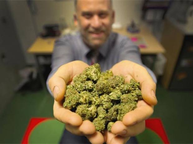 Pas de vente de marijuana dans les SAQ avant un bon moment!