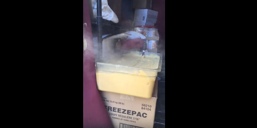 Une vidéo démontre une pratique insalubre dans un restaurant Amir du centre-ville