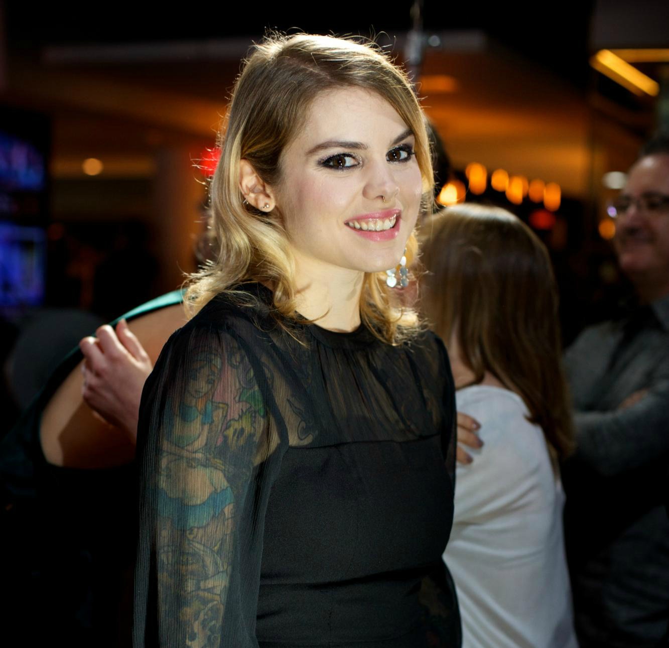 Un tapis rouge avec de belles robes longues et des t-shirts funky pour le 38e Gala de l&#039;ADISQ