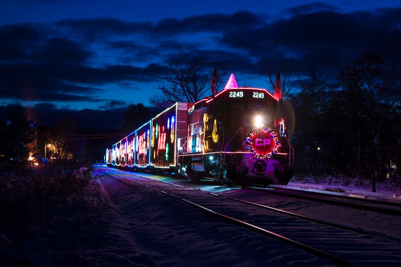 Un train magique de NOËL sera de passage à Montréal bientôt et tu ne peux pas manquer ça!