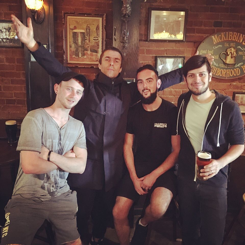 Liam Gallagher est allé « jammer » dans un populaire pub montréalais