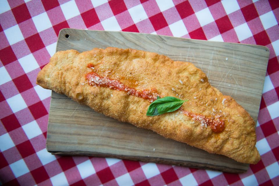 Des restos montréalais proposeront des pizzas décadentes pour la journée de la pizza