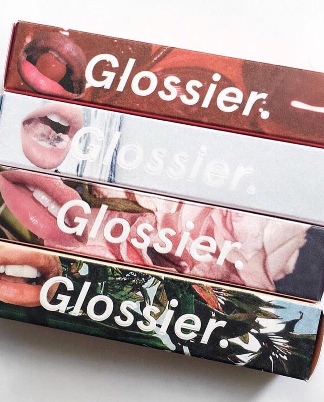 GLOSSIER débarque au Québec et on capote