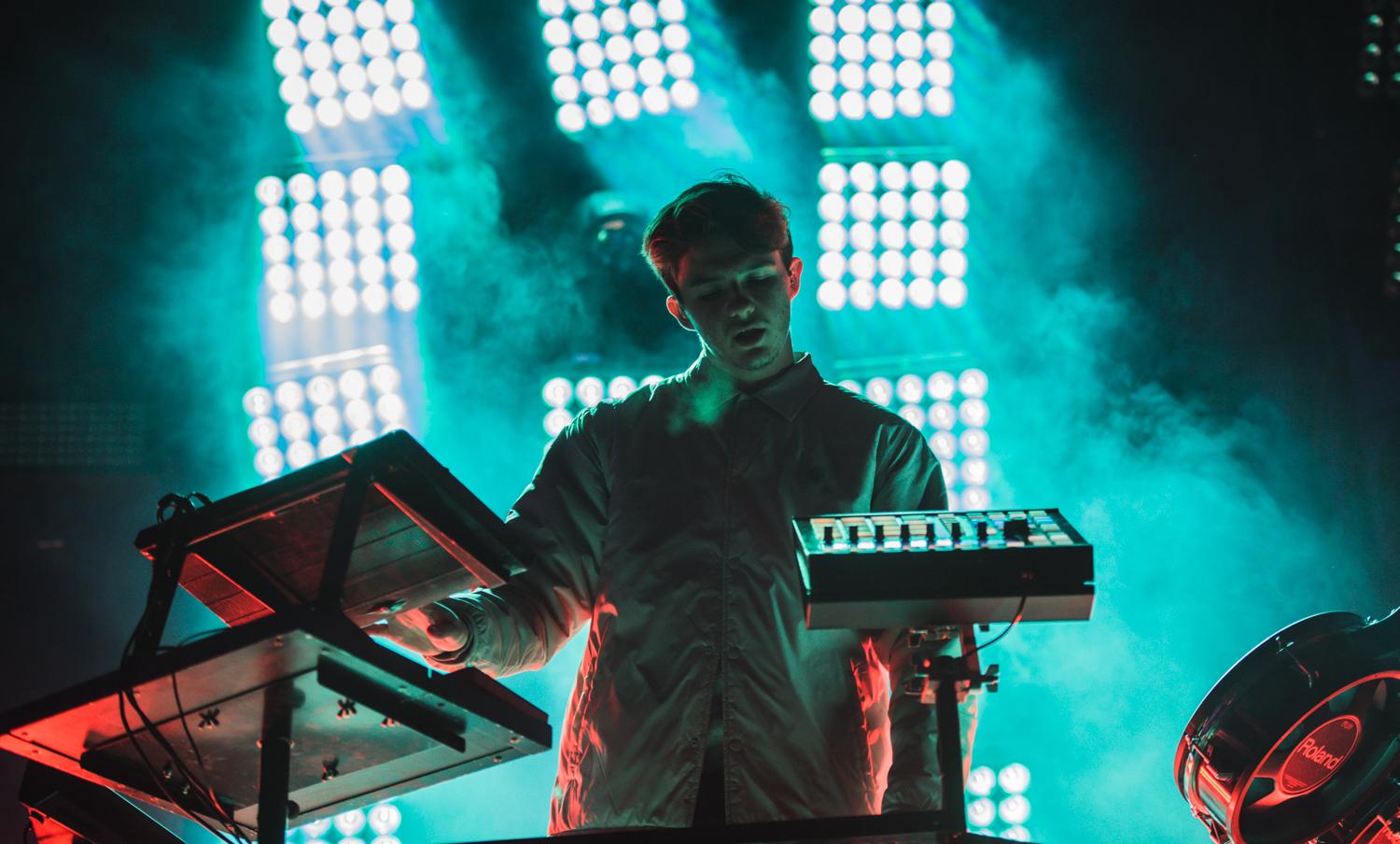 Petit Biscuit dévoile deux chansons avant son spectacle à Montréal