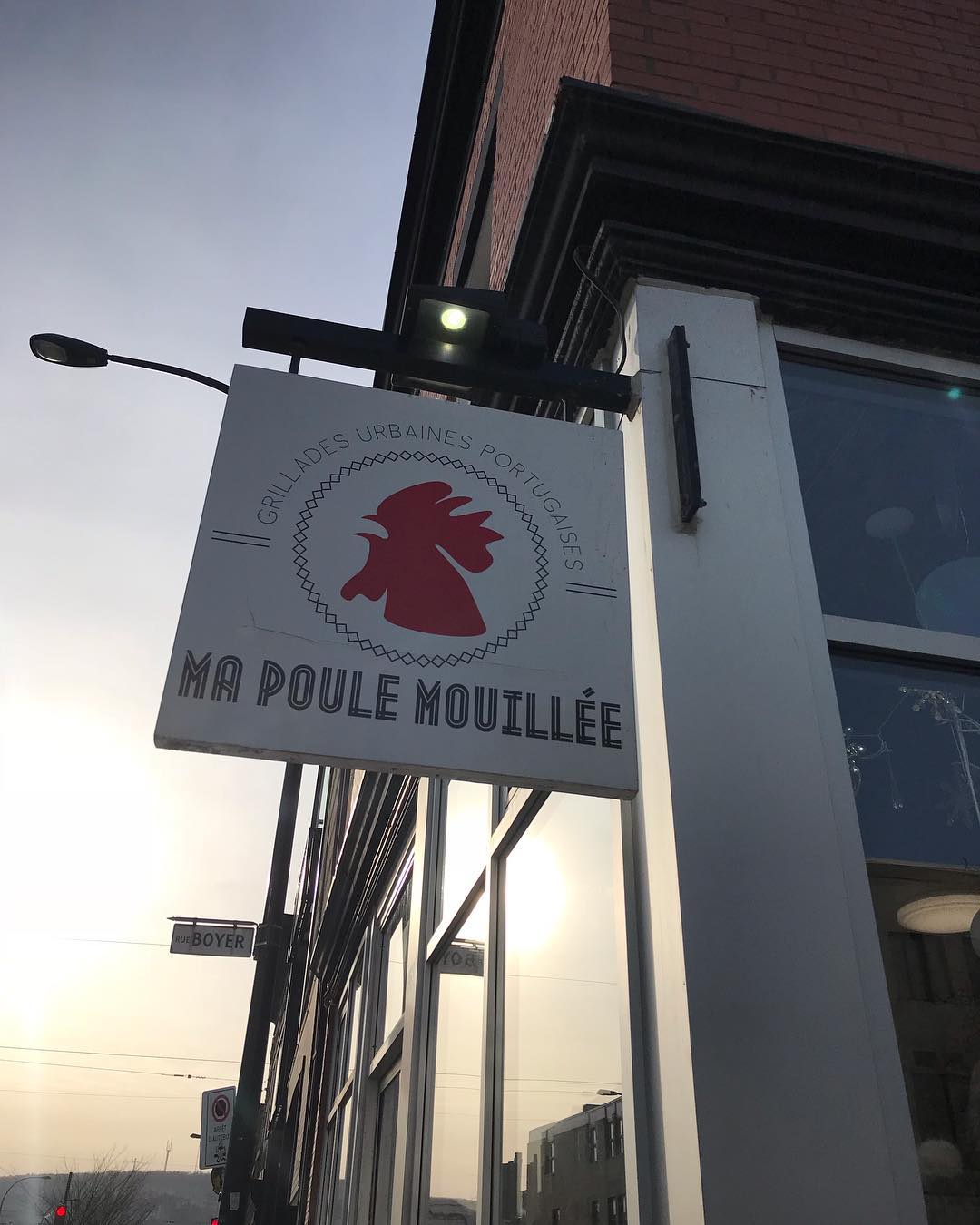 Le feu s&#8217;empare de Ma Poule Mouillée, le populaire restau portugais du Plateau