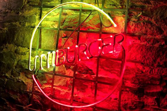 Burgers + vins nature, le duo de l'été au Unibar!