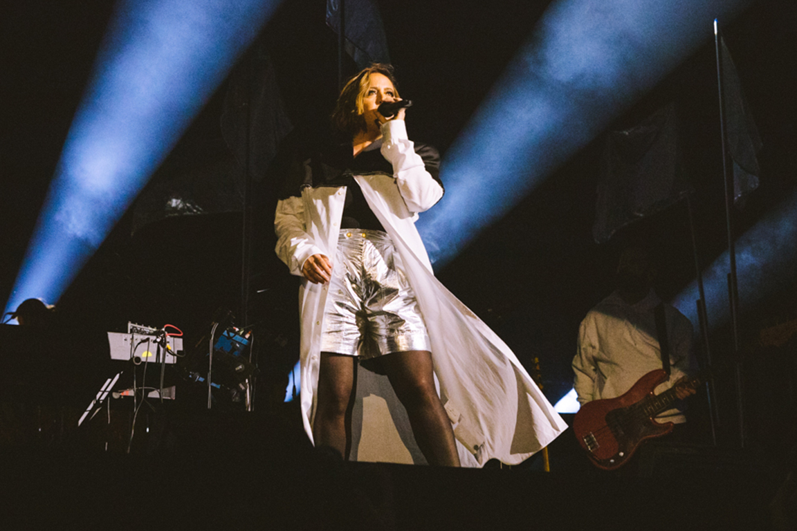 Les Francos sont lancées: Le Néo-soul-disco-pop-électro funky show d&rsquo;Ariane Moffatt en photos