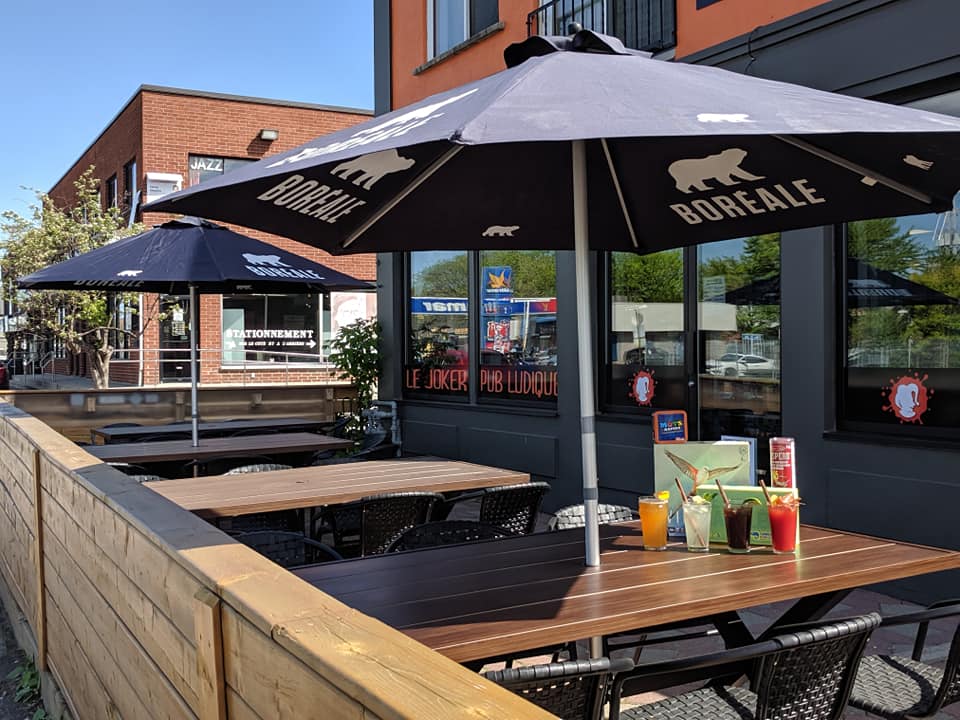 Découvrez l'excellent Pub Ludique de la Rive-Sud où on peut boire, manger et jouer!