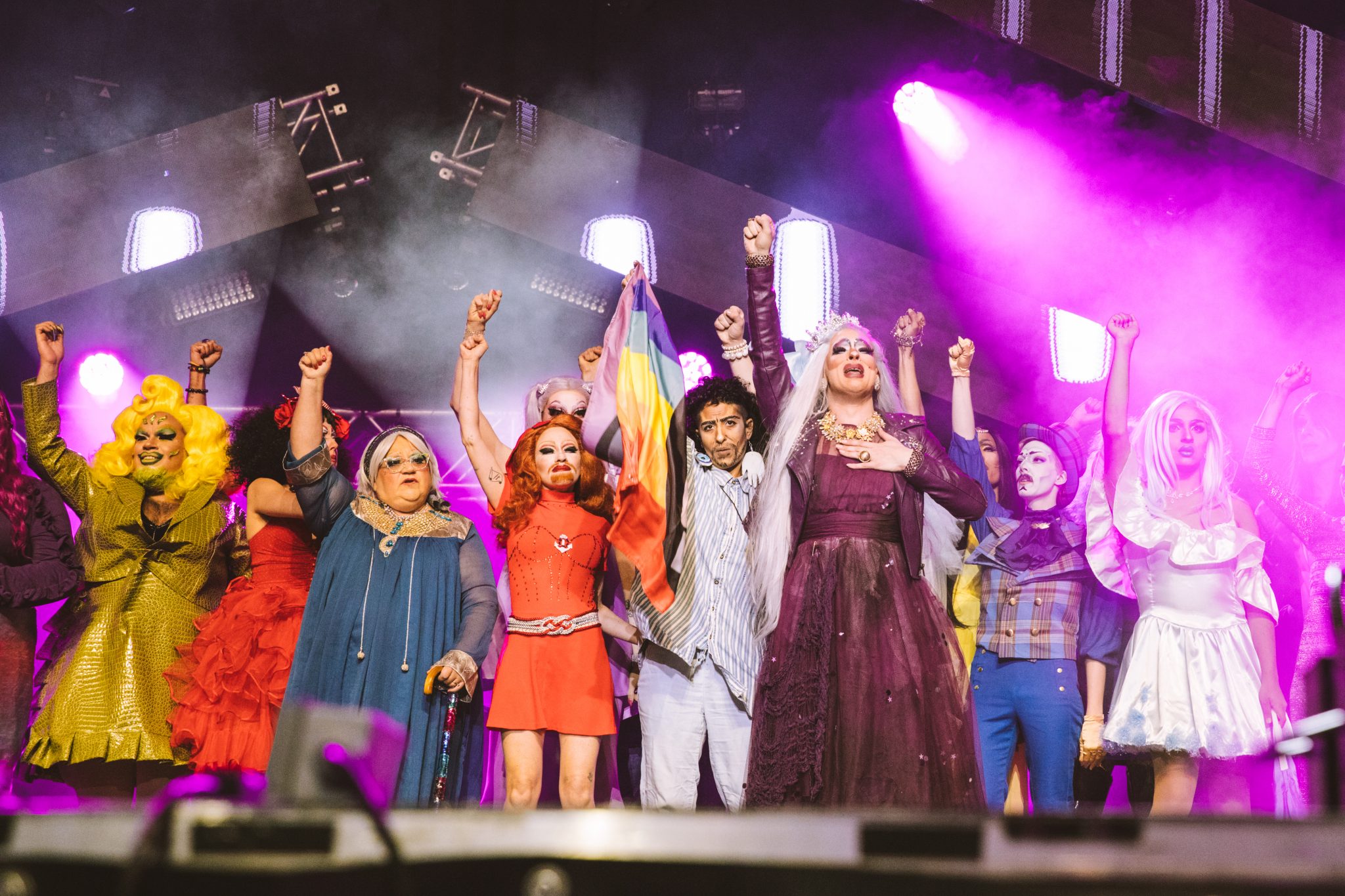 Les meilleures drags du Québec réunies sur scène au spectacle Illusion du Festival Fierté Montréal (PHOTOS)