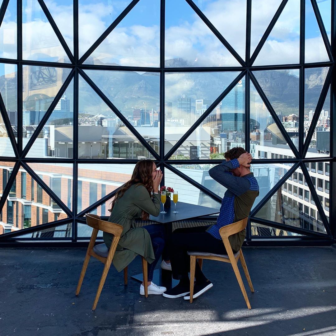 Occupation Double: Le début d'un triangle amoureux?