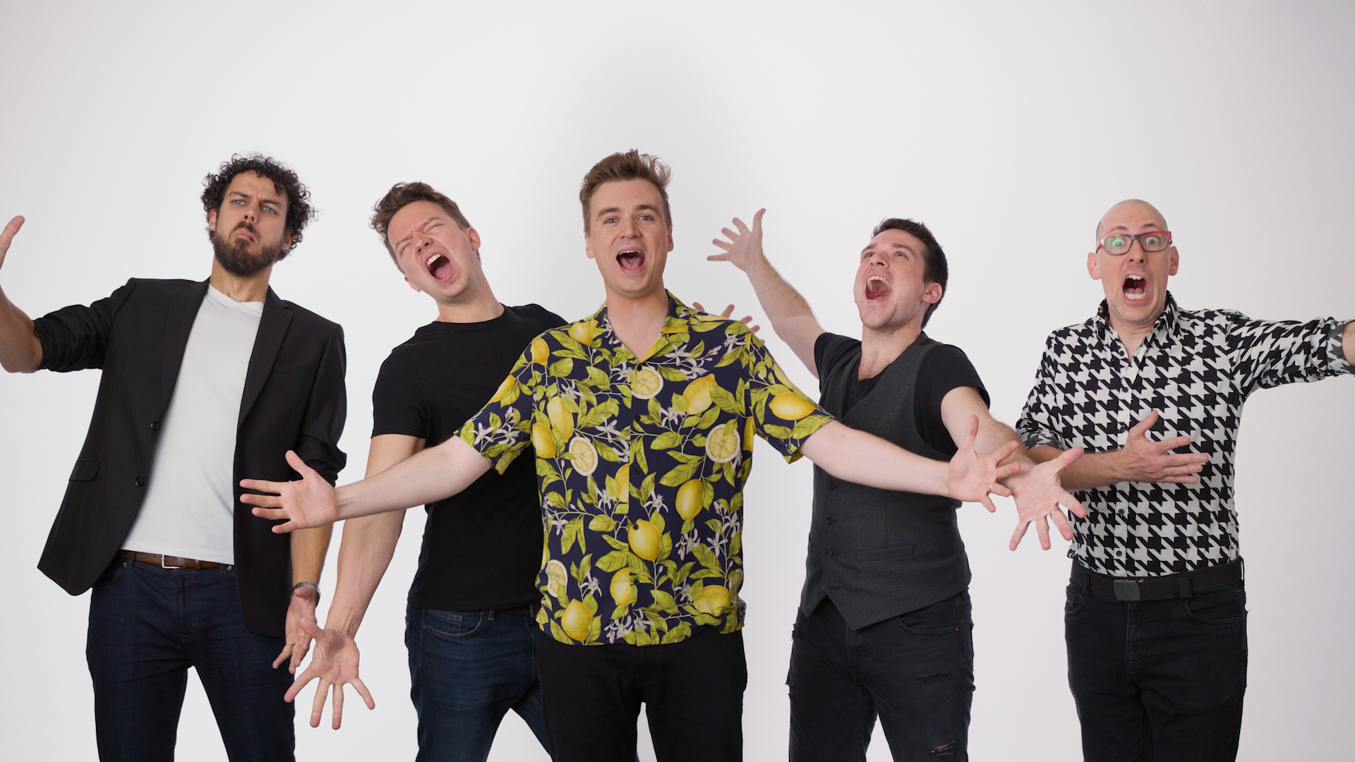 Arnaud Soly enflamme le web avec ses jingles publicitaires qui ont marqué le Québec!