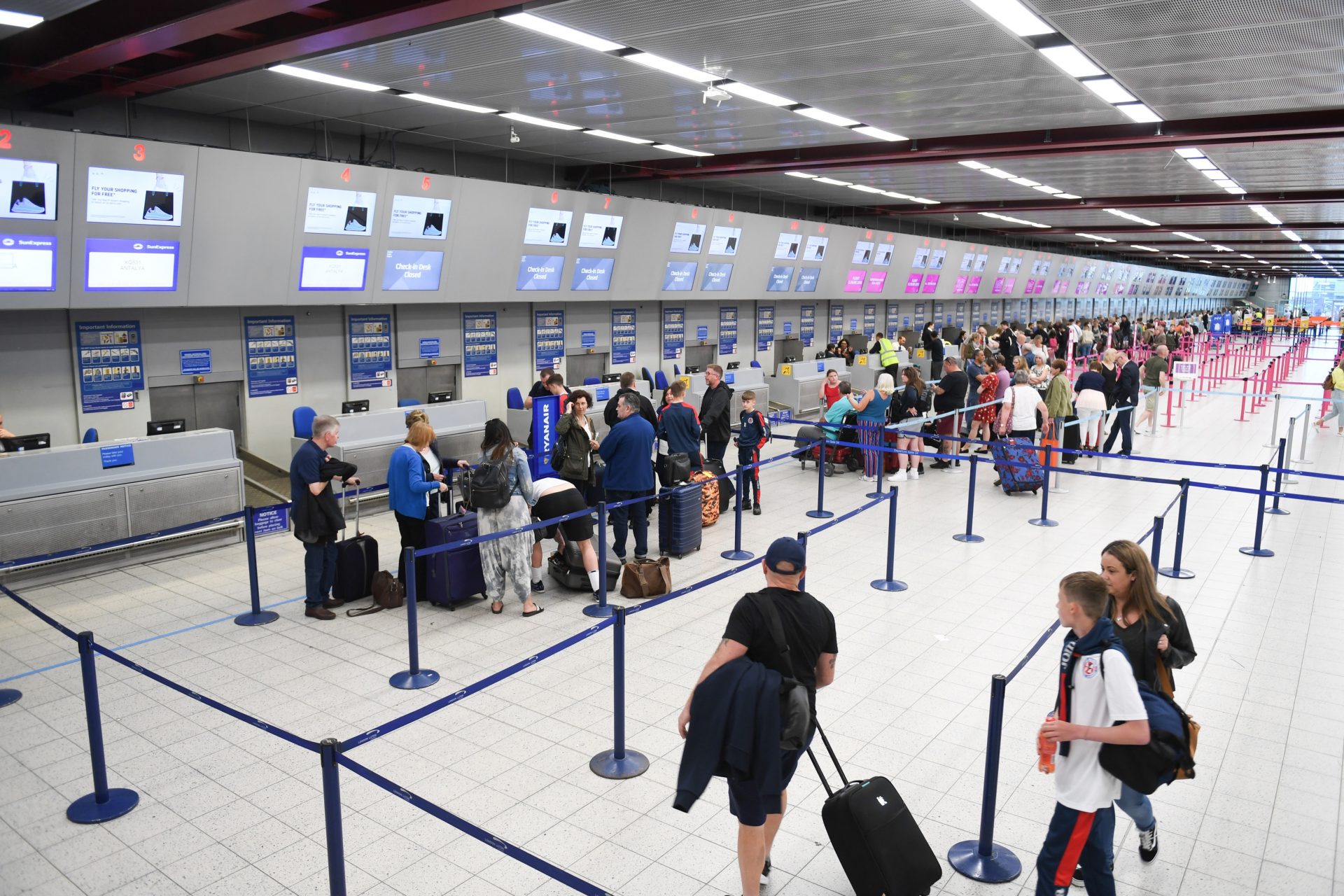 Isolement obligatoire pour les voyageurs entrant au Canada: l&#039;amende est salée!