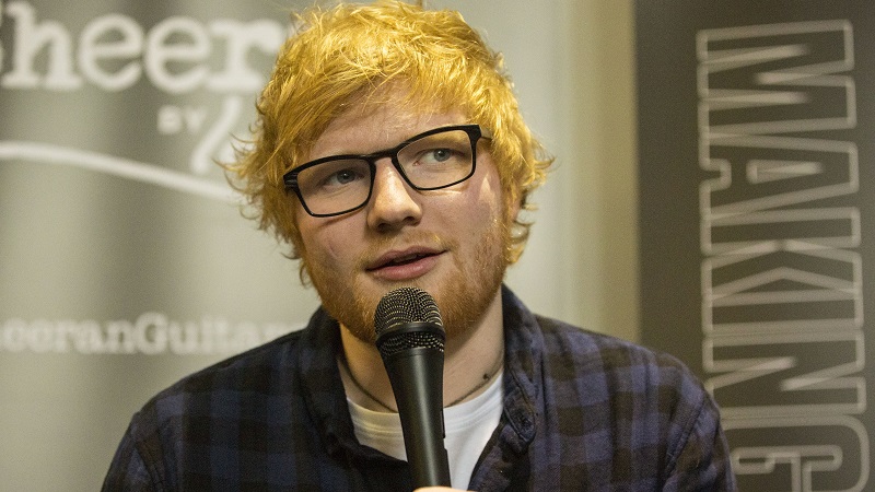 Ed Sheeran offre 1.8 million de dollars à sa communauté