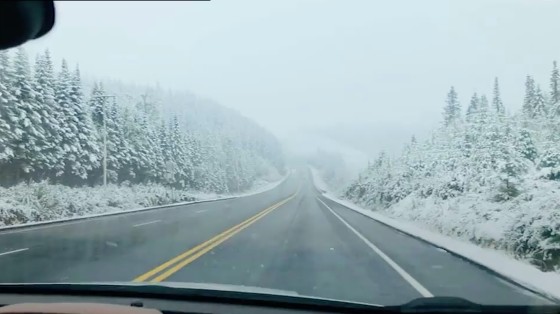 Une quinzaine de centimètres de neige est tombée sur le Québec en fin de semaine! [VIDÉO]