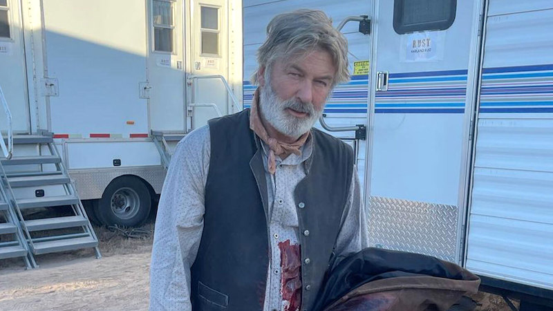 Alec Baldwin tue une personne et en blesse une autre lors d’un tournage