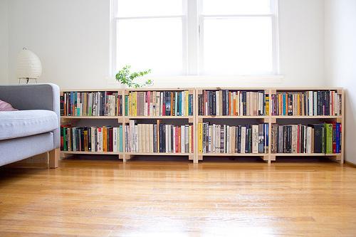 10 façons inventives de disposer des livres chez vous