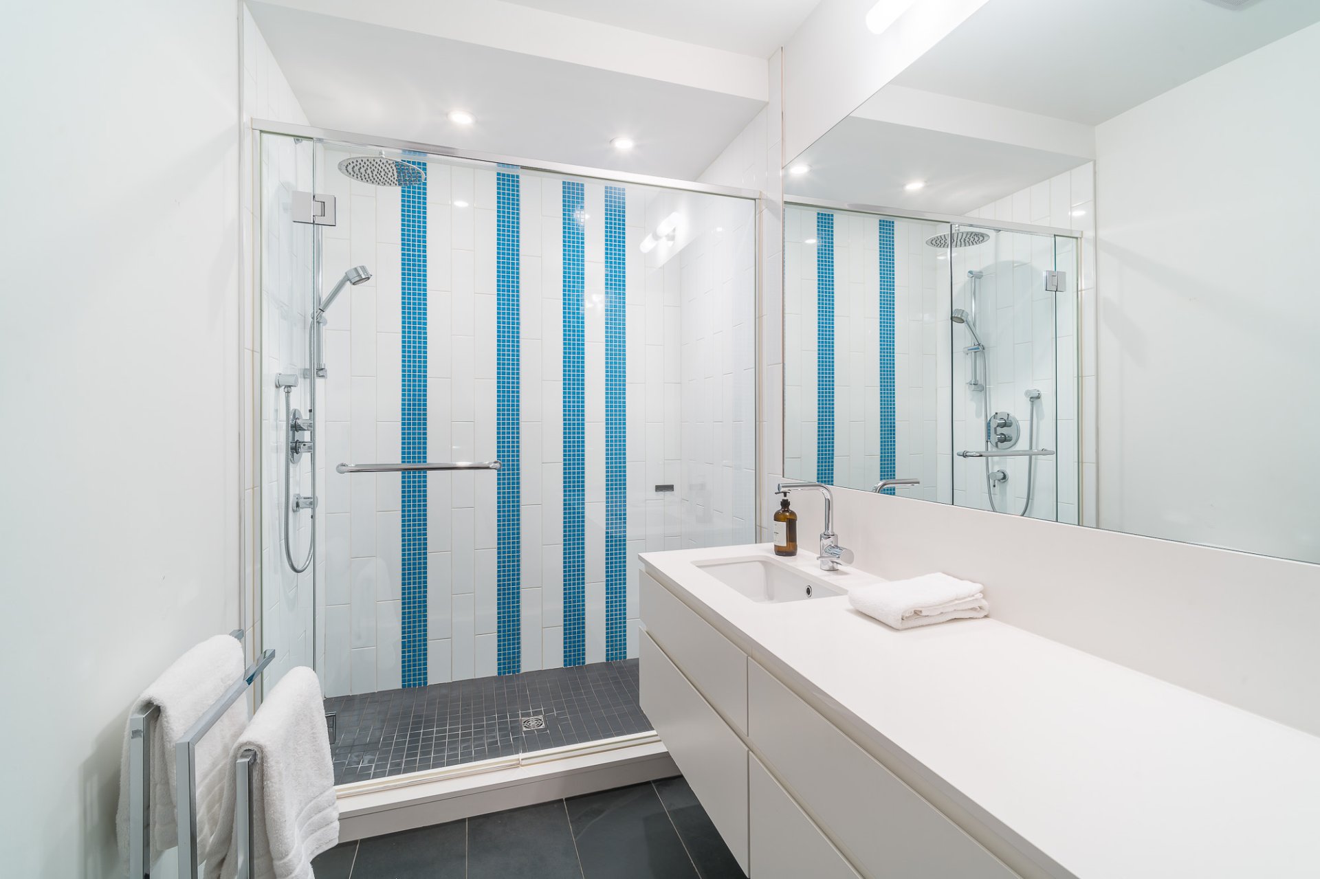 Deuxième salle de bains