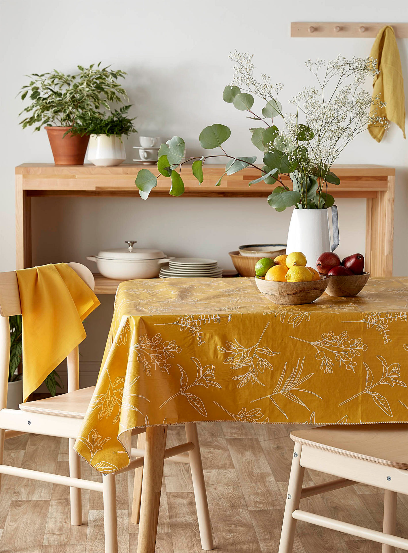 La nappe vinyle silhouettes botaniques