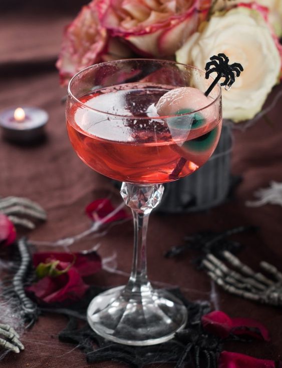 Cocktail rosé d'Halloween