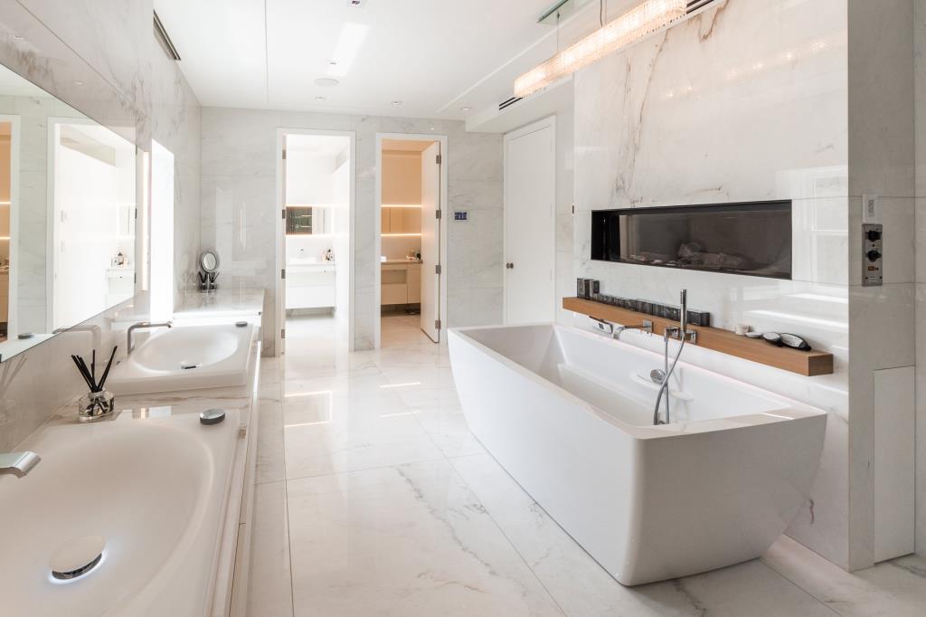 Salle de bain de la chambre principale