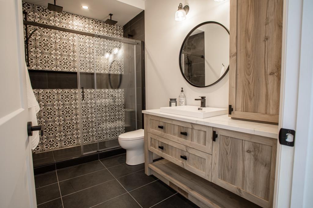 Salle de bain de la chambre principale