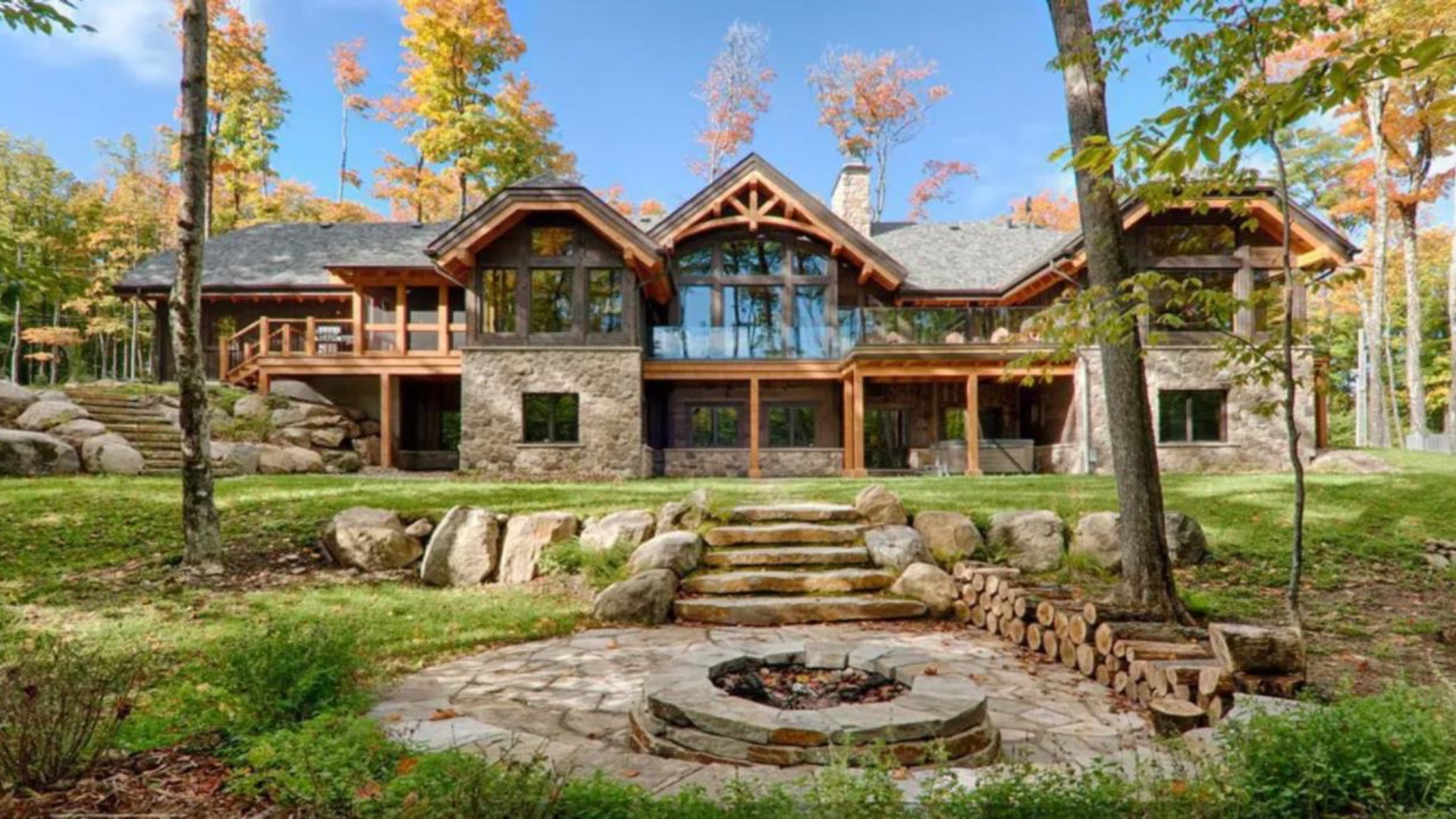 Ce sublime et chaleureux chalet est à vendre pour 2,8 M$