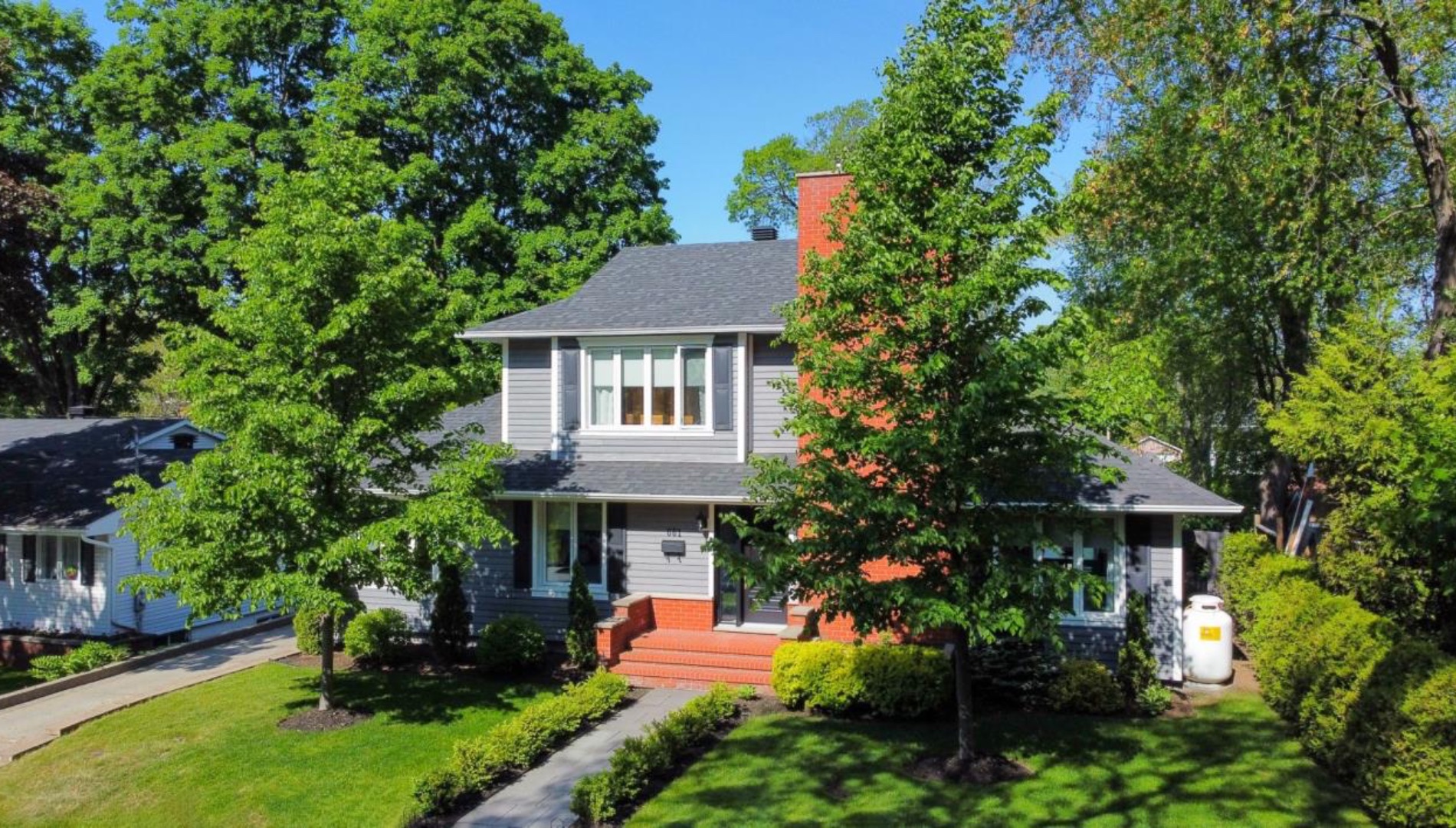 Cette jolie maison est à vendre à Sherbrooke!